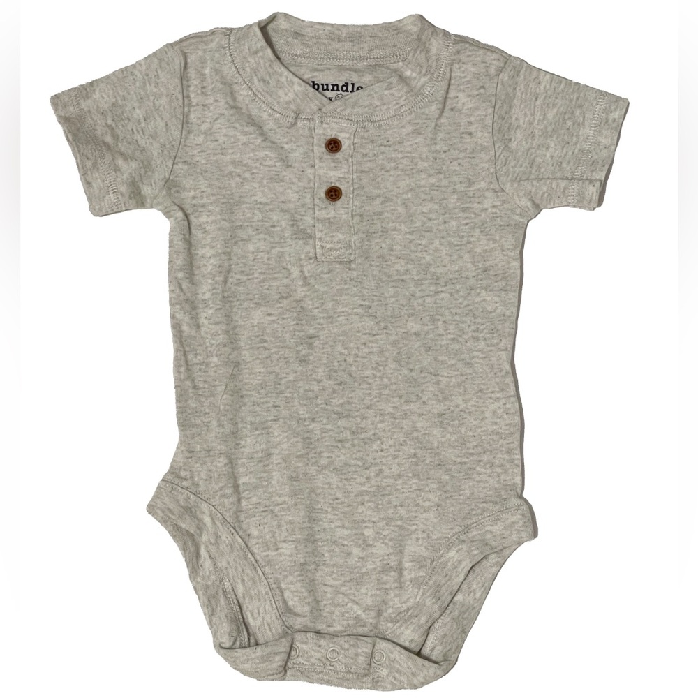 🛹 3 for $10
Gray Short Sleeve Baby Onesie